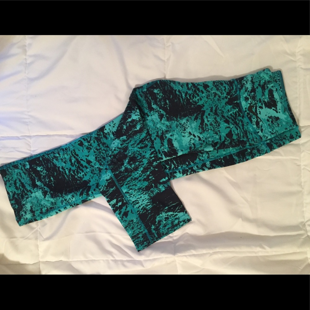 Green and BlackPrint Nike Capri Leggings
